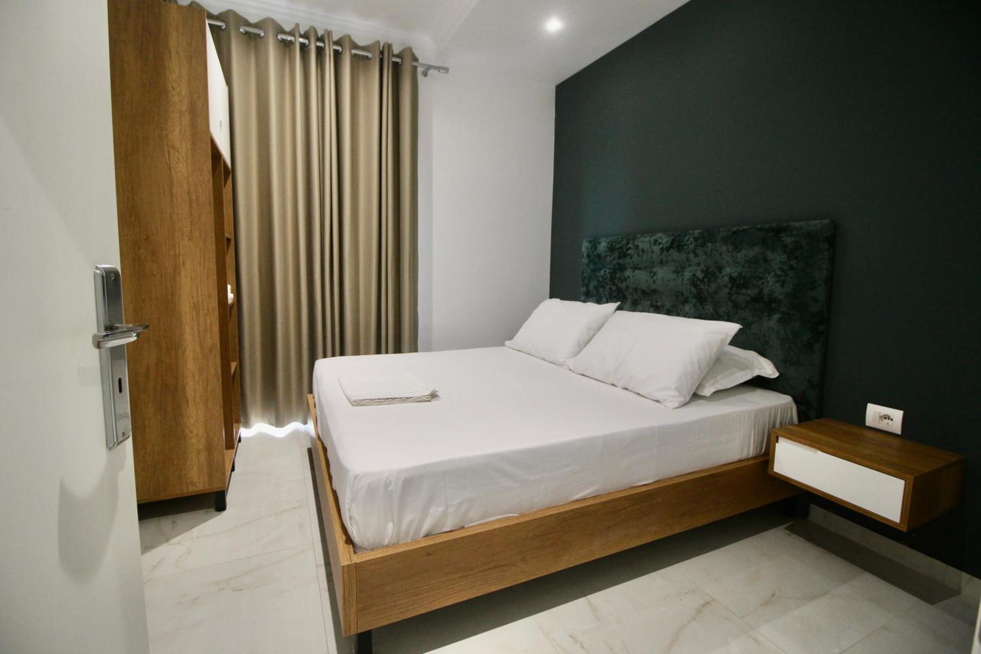 Sela Apartments Sarandë Exterior foto