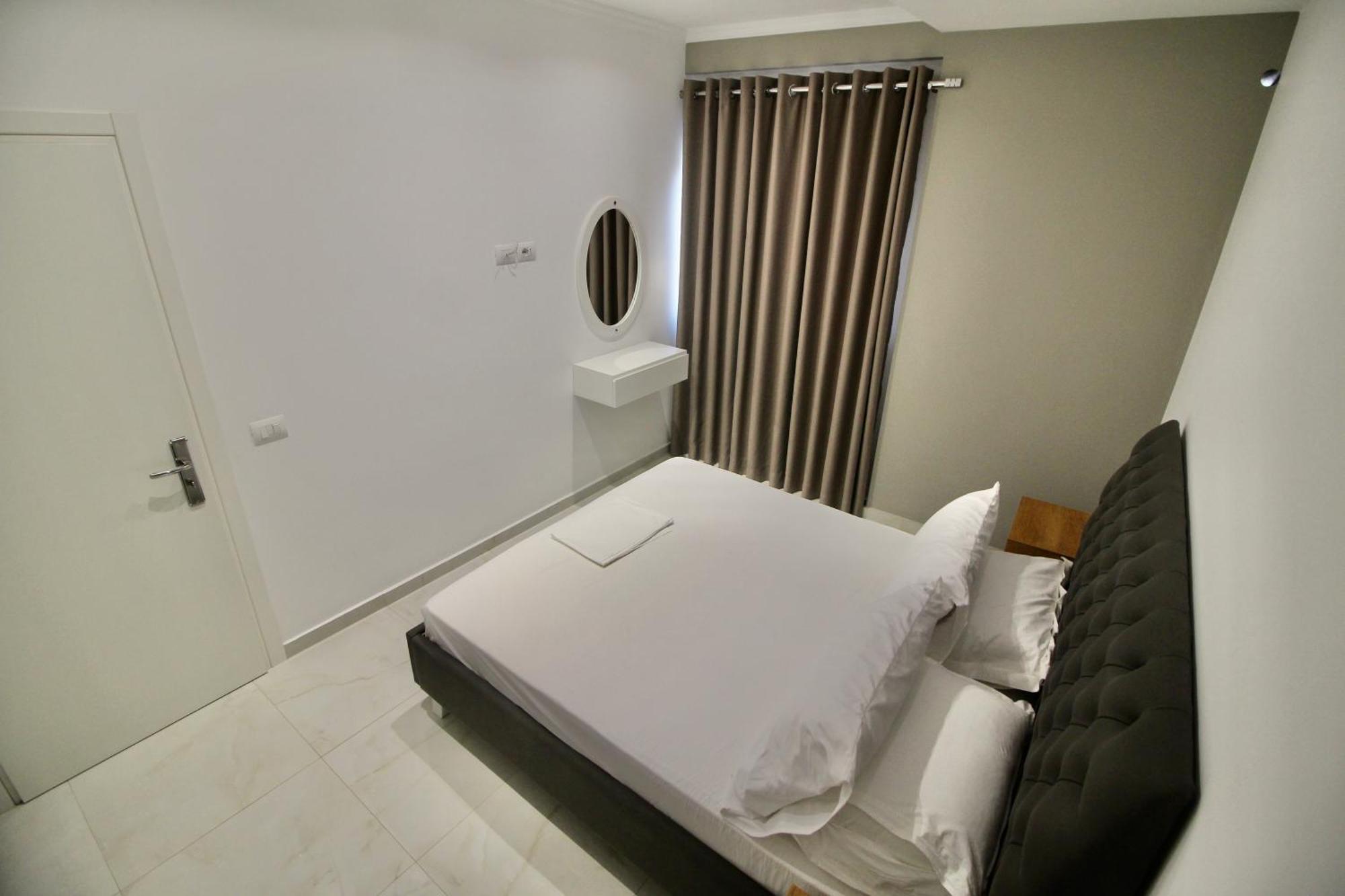 Sela Apartments Sarandë Exterior foto